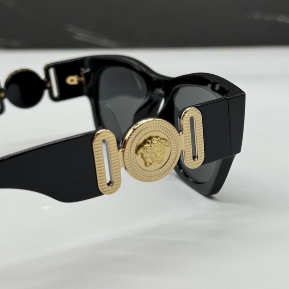 NEW MOD 4479U GB1/87 VERSACE BLACK SQUARE VE4479U GB187 WOMEN SUNGLASSES